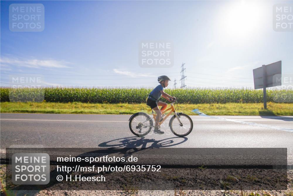 01.09.2024 - 17. Tribühne Triathlon H.Heesch http://msf.ph/oto/6935752 01.09.2024 09:48:58 Radfahren 120 meine-sportfotos.de