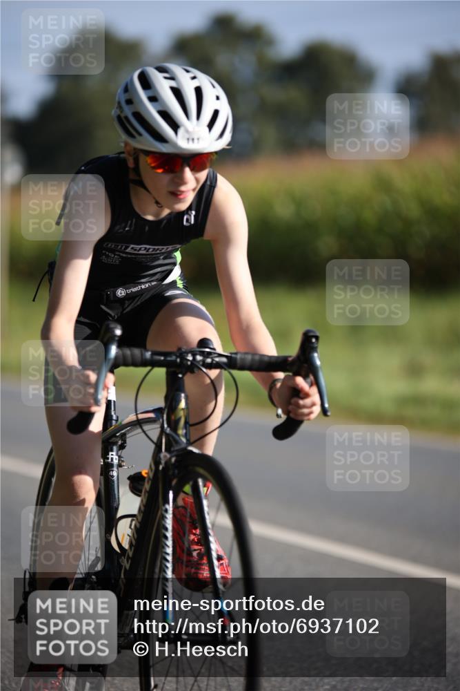 01.09.2024 - 17. Tribühne Triathlon H.Heesch http://msf.ph/oto/6937102 01.09.2024 09:38:04 Radfahren 111 meine-sportfotos.de