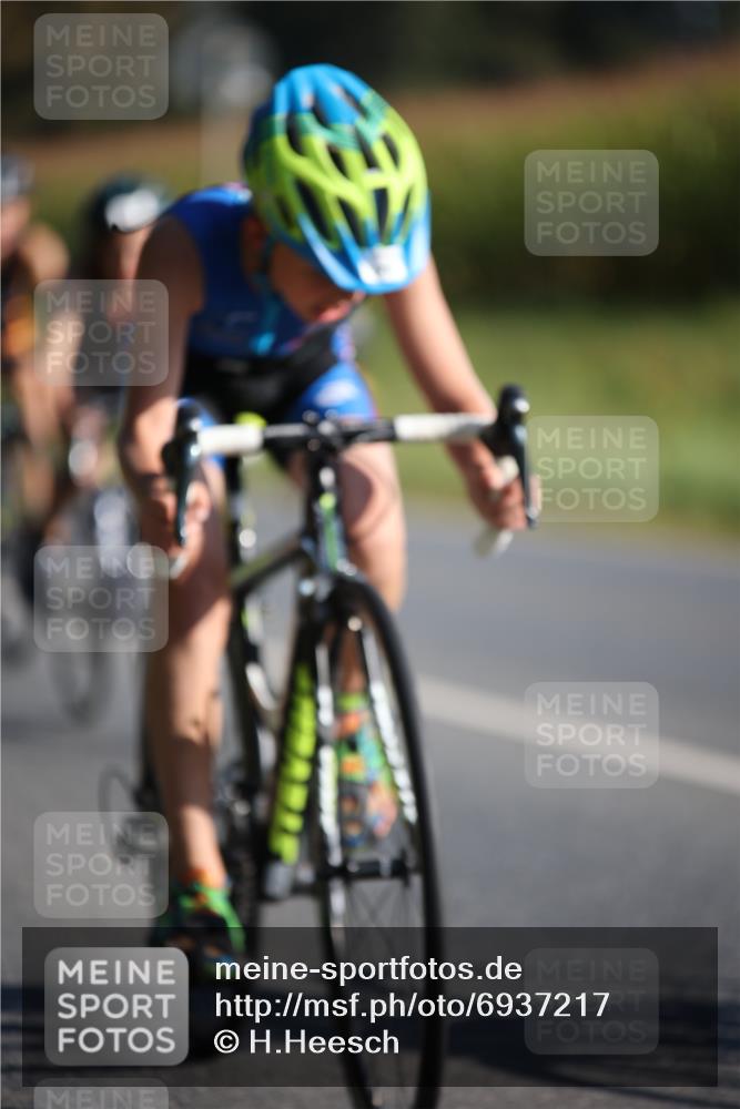 01.09.2024 - 17. Tribühne Triathlon H.Heesch http://msf.ph/oto/6937217 01.09.2024 09:39:01 Radfahren 58, 67, 71, 78, 83, 86, 90, 92, 99, 100, 104, 119, 124, 130, 132 meine-sportfotos.de