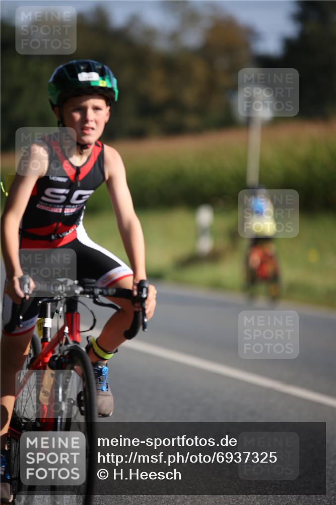 01.09.2024 - 17. Tribühne Triathlon H.Heesch http://msf.ph/oto/6937325 01.09.2024 09:39:27 Radfahren 63, 66, 70, 77, 110, 112, 131 meine-sportfotos.de
