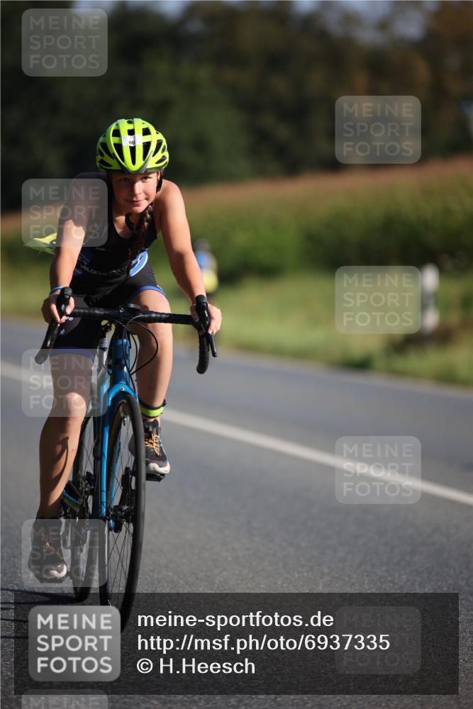 01.09.2024 - 17. Tribühne Triathlon H.Heesch http://msf.ph/oto/6937335 01.09.2024 09:39:29 Radfahren 63, 66, 77, 81, 110, 112 meine-sportfotos.de