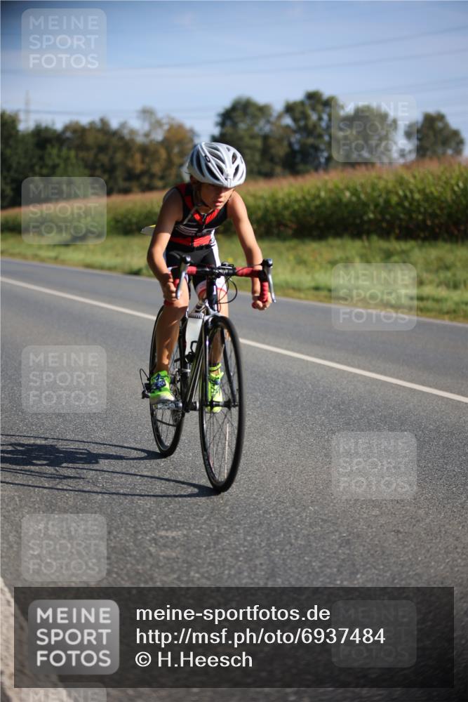 01.09.2024 - 17. Tribühne Triathlon H.Heesch http://msf.ph/oto/6937484 01.09.2024 09:40:27 Radfahren 62, 88, 103 meine-sportfotos.de