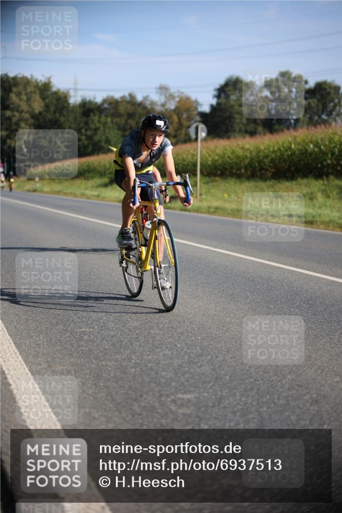 01.09.2024 - 17. Tribühne Triathlon H.Heesch http://msf.ph/oto/6937513 01.09.2024 09:40:30 Radfahren 62, 79, 103, 136 meine-sportfotos.de