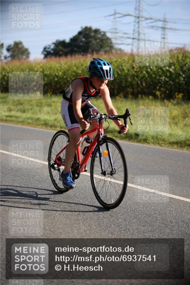 01.09.2024 - 17. Tribühne Triathlon H.Heesch http://msf.ph/oto/6937541 01.09.2024 09:40:31 Radfahren 62, 79, 103, 136 meine-sportfotos.de