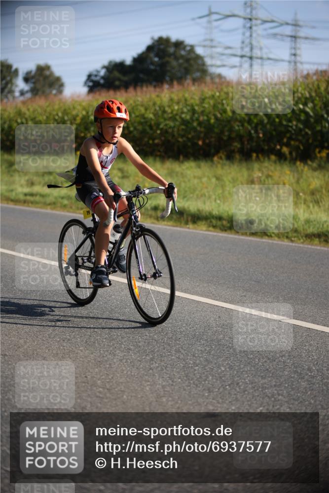01.09.2024 - 17. Tribühne Triathlon H.Heesch http://msf.ph/oto/6937577 01.09.2024 09:40:41 Radfahren 58, 78, 79, 83, 84, 86, 92, 99, 104, 136 meine-sportfotos.de