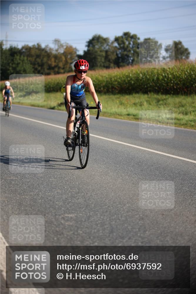 01.09.2024 - 17. Tribühne Triathlon H.Heesch http://msf.ph/oto/6937592 01.09.2024 09:40:45 Radfahren 58, 75, 78, 83, 84, 86, 92, 99, 100, 104, 124 meine-sportfotos.de