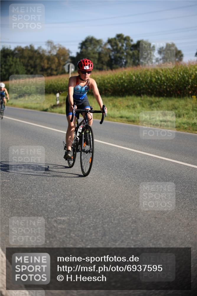 01.09.2024 - 17. Tribühne Triathlon H.Heesch http://msf.ph/oto/6937595 01.09.2024 09:40:45 Radfahren 58, 75, 78, 83, 84, 86, 92, 99, 100, 104, 124 meine-sportfotos.de