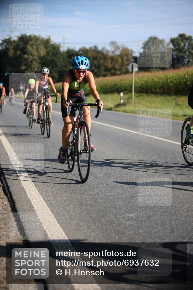 01.09.2024 - 17. Tribühne Triathlon H.Heesch http://msf.ph/oto/6937632 01.09.2024 09:40:48 Radfahren 58, 75, 78, 83, 86, 92, 99, 100, 104, 124 meine-sportfotos.de