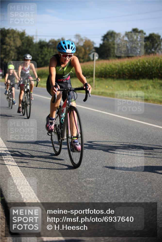 01.09.2024 - 17. Tribühne Triathlon H.Heesch http://msf.ph/oto/6937640 01.09.2024 09:40:48 Radfahren 58, 75, 78, 83, 86, 92, 99, 100, 104, 124 meine-sportfotos.de