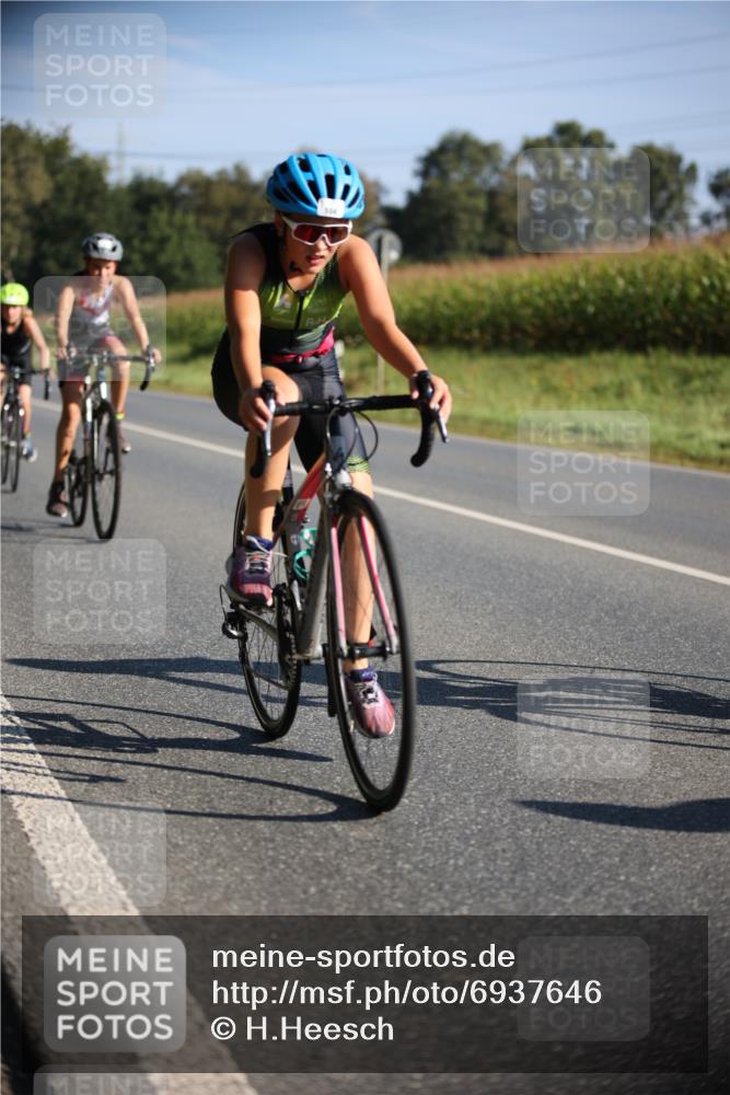 01.09.2024 - 17. Tribühne Triathlon H.Heesch http://msf.ph/oto/6937646 01.09.2024 09:40:48 Radfahren 58, 75, 78, 83, 86, 92, 99, 100, 104, 124 meine-sportfotos.de