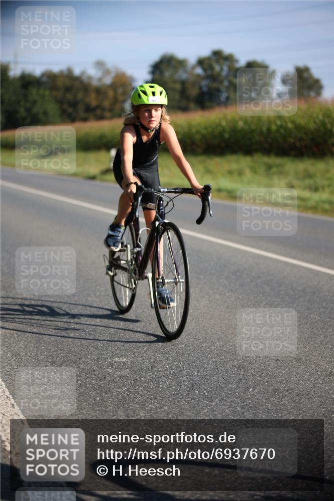 01.09.2024 - 17. Tribühne Triathlon H.Heesch http://msf.ph/oto/6937670 01.09.2024 09:40:49 Radfahren 58, 75, 78, 83, 86, 92, 99, 100, 104, 124 meine-sportfotos.de