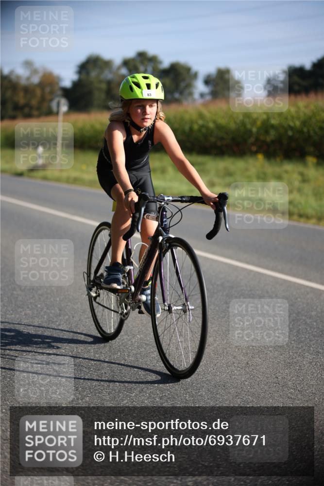 01.09.2024 - 17. Tribühne Triathlon H.Heesch http://msf.ph/oto/6937671 01.09.2024 09:40:49 Radfahren 58, 75, 78, 83, 86, 92, 99, 100, 104, 124 meine-sportfotos.de