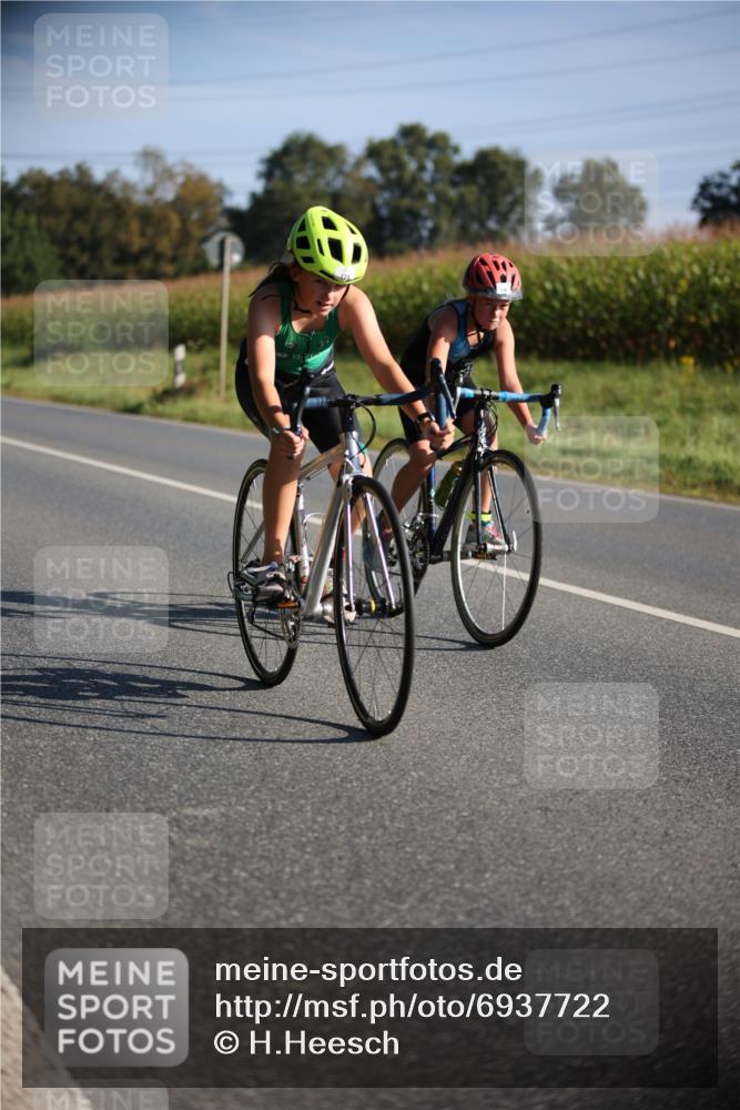 01.09.2024 - 17. Tribühne Triathlon H.Heesch http://msf.ph/oto/6937722 01.09.2024 09:40:52 Radfahren 75, 86, 100, 124, 128 meine-sportfotos.de