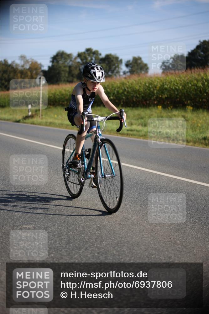 01.09.2024 - 17. Tribühne Triathlon H.Heesch http://msf.ph/oto/6937806 01.09.2024 09:41:13 Radfahren 70, 77, 96 meine-sportfotos.de
