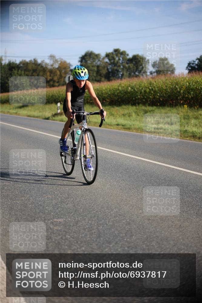 01.09.2024 - 17. Tribühne Triathlon H.Heesch http://msf.ph/oto/6937817 01.09.2024 09:41:16 Radfahren 77, 96 meine-sportfotos.de