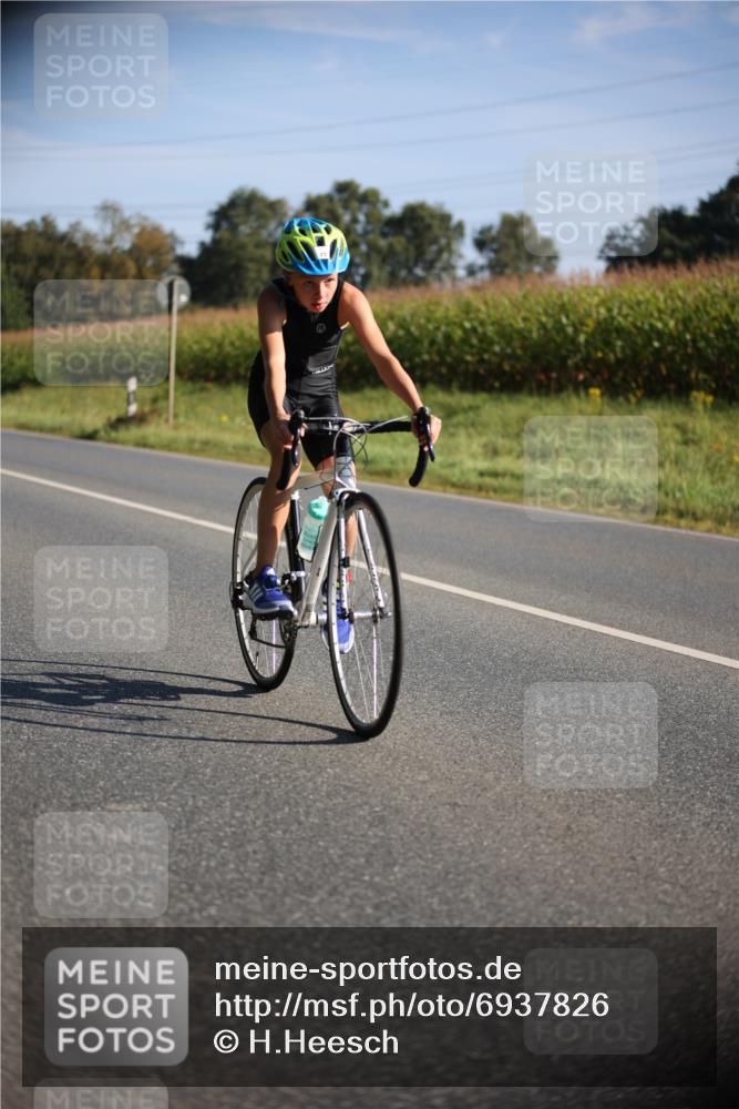 01.09.2024 - 17. Tribühne Triathlon H.Heesch http://msf.ph/oto/6937826 01.09.2024 09:41:16 Radfahren 77, 96 meine-sportfotos.de