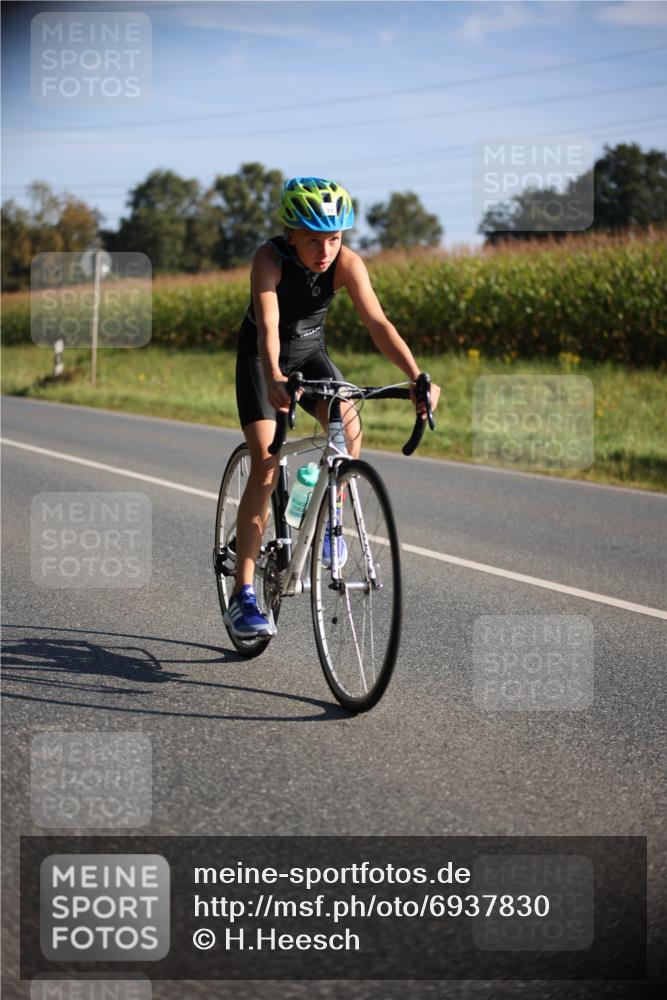 01.09.2024 - 17. Tribühne Triathlon H.Heesch http://msf.ph/oto/6937830 01.09.2024 09:41:17 Radfahren 77, 96 meine-sportfotos.de