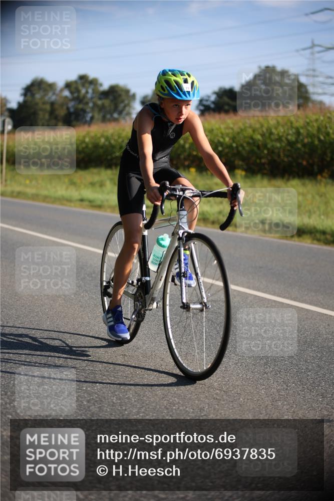 01.09.2024 - 17. Tribühne Triathlon H.Heesch http://msf.ph/oto/6937835 01.09.2024 09:41:17 Radfahren 77, 96 meine-sportfotos.de