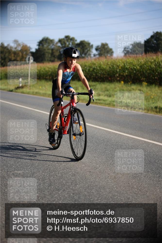 01.09.2024 - 17. Tribühne Triathlon H.Heesch http://msf.ph/oto/6937850 01.09.2024 09:41:22 Radfahren 63, 80, 96, 110, 112, 123 meine-sportfotos.de