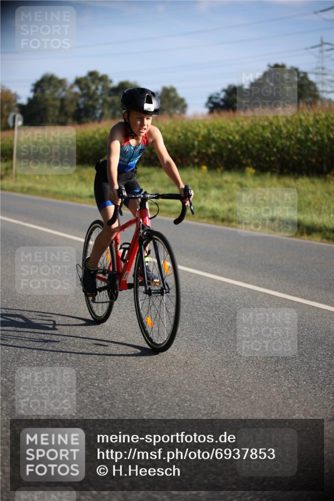 01.09.2024 - 17. Tribühne Triathlon H.Heesch http://msf.ph/oto/6937853 01.09.2024 09:41:22 Radfahren 63, 80, 96, 110, 112, 123 meine-sportfotos.de