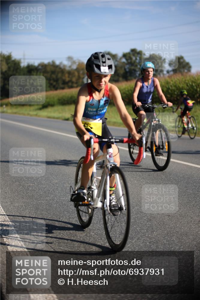01.09.2024 - 17. Tribühne Triathlon H.Heesch http://msf.ph/oto/6937931 01.09.2024 09:41:35 Radfahren 81, 87, 125, 129 meine-sportfotos.de