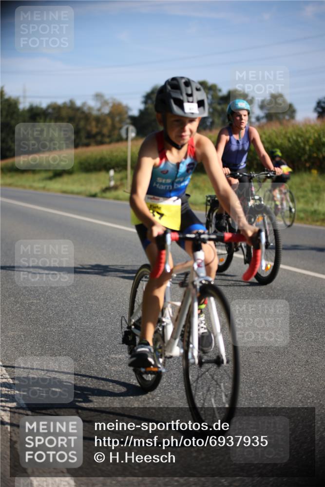 01.09.2024 - 17. Tribühne Triathlon H.Heesch http://msf.ph/oto/6937935 01.09.2024 09:41:35 Radfahren 81, 87, 125, 129 meine-sportfotos.de