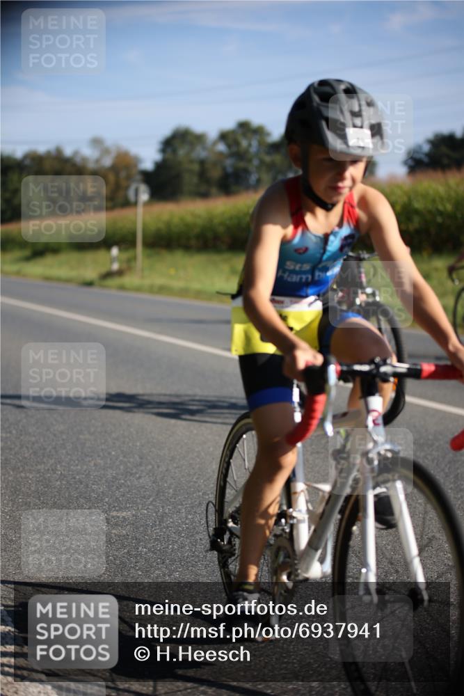 01.09.2024 - 17. Tribühne Triathlon H.Heesch http://msf.ph/oto/6937941 01.09.2024 09:41:35 Radfahren 81, 87, 125, 129 meine-sportfotos.de