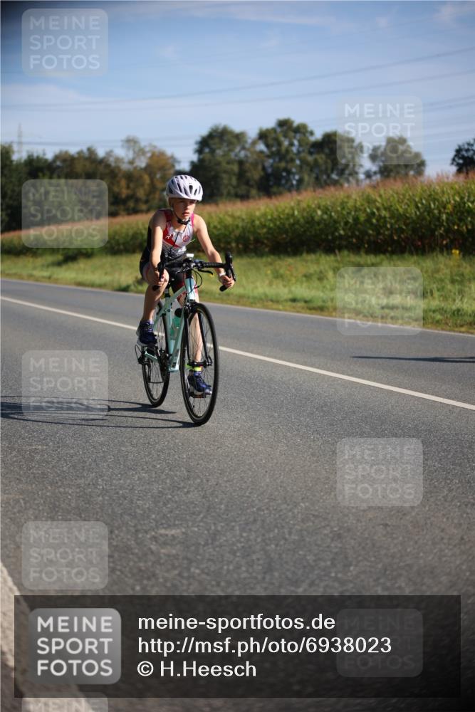 01.09.2024 - 17. Tribühne Triathlon H.Heesch http://msf.ph/oto/6938023 01.09.2024 09:42:07 Radfahren 97, 126, 127 meine-sportfotos.de