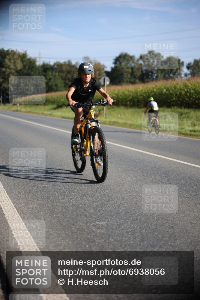 01.09.2024 - 17. Tribühne Triathlon H.Heesch http://msf.ph/oto/6938056 01.09.2024 09:42:09 Radfahren 97, 126, 127 meine-sportfotos.de