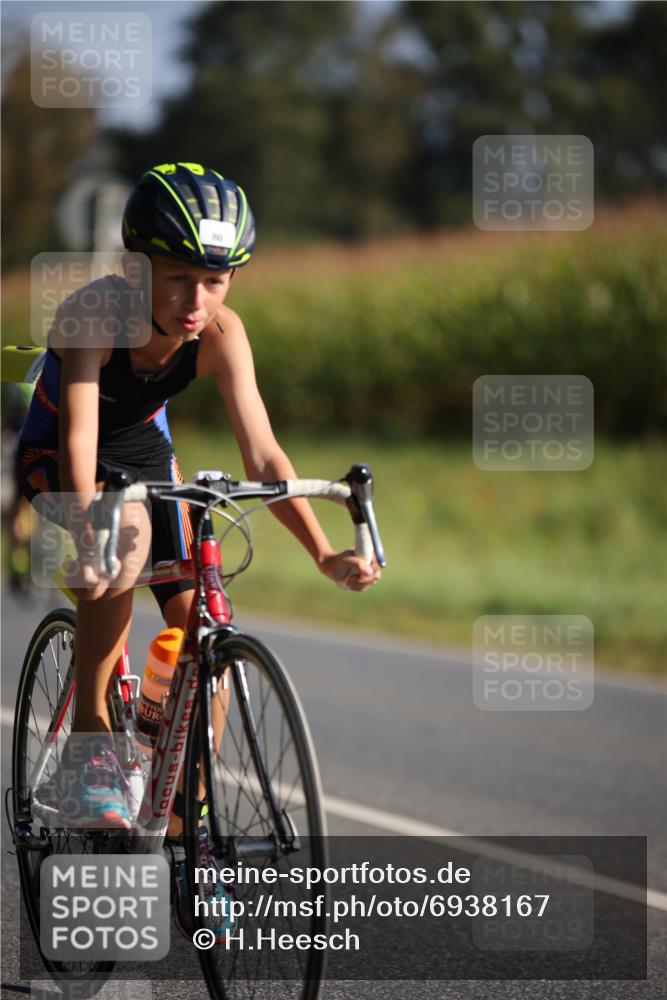 01.09.2024 - 17. Tribühne Triathlon H.Heesch http://msf.ph/oto/6938167 01.09.2024 09:43:23 Radfahren 80, 95, 123 meine-sportfotos.de