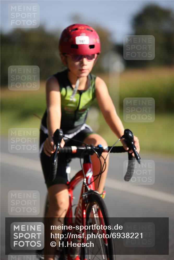 01.09.2024 - 17. Tribühne Triathlon H.Heesch http://msf.ph/oto/6938221 01.09.2024 09:43:50 Radfahren 102 meine-sportfotos.de