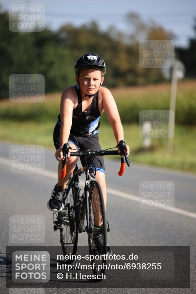 01.09.2024 - 17. Tribühne Triathlon H.Heesch http://msf.ph/oto/6938255 01.09.2024 09:44:08 Radfahren 122, 126 meine-sportfotos.de