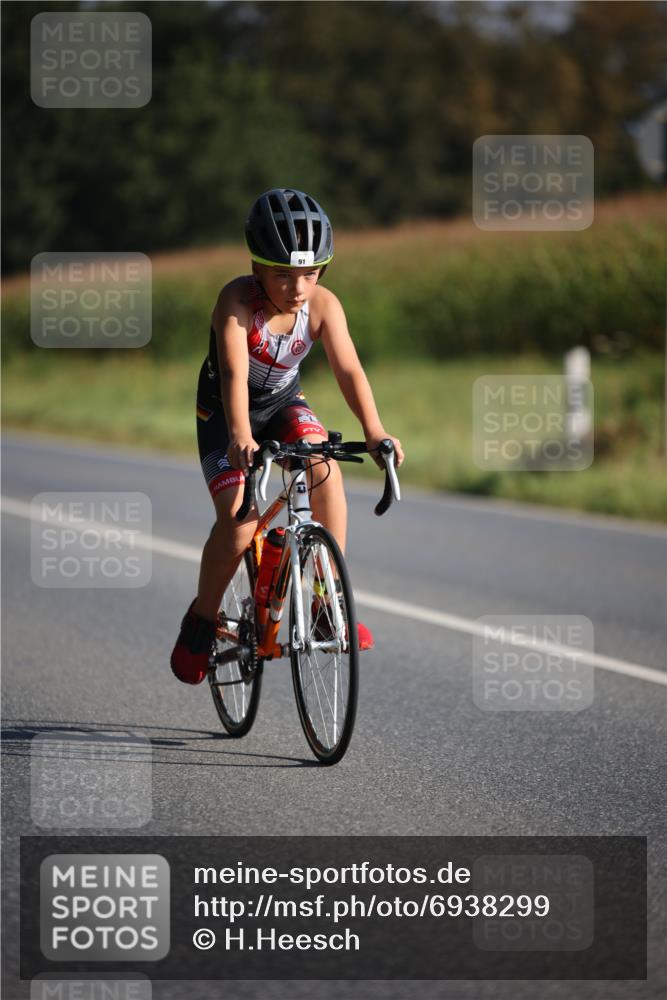 01.09.2024 - 17. Tribühne Triathlon H.Heesch http://msf.ph/oto/6938299 01.09.2024 09:44:37 Radfahren 91, 101 meine-sportfotos.de