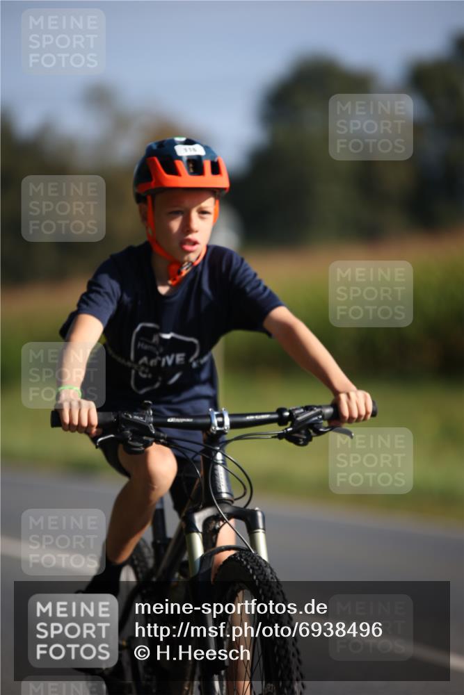 01.09.2024 - 17. Tribühne Triathlon H.Heesch http://msf.ph/oto/6938496 01.09.2024 09:46:21 Radfahren 116 meine-sportfotos.de