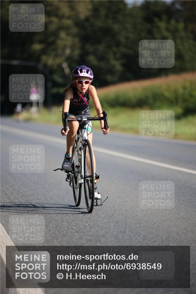 01.09.2024 - 17. Tribühne Triathlon H.Heesch http://msf.ph/oto/6938549 01.09.2024 09:47:02 Radfahren 101 meine-sportfotos.de