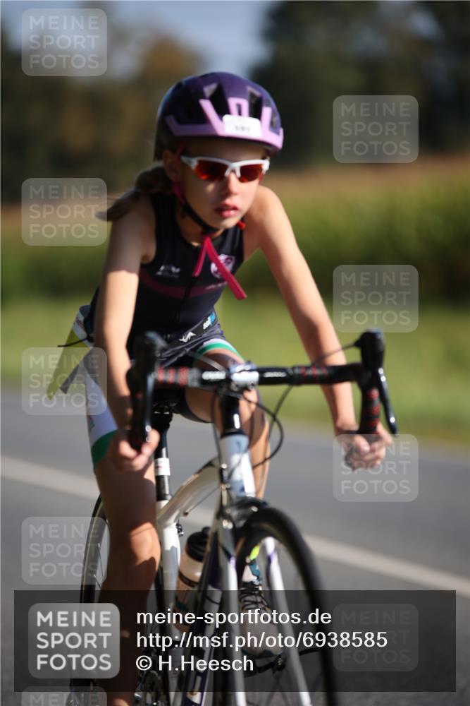 01.09.2024 - 17. Tribühne Triathlon H.Heesch http://msf.ph/oto/6938585 01.09.2024 09:47:03 Radfahren 101 meine-sportfotos.de