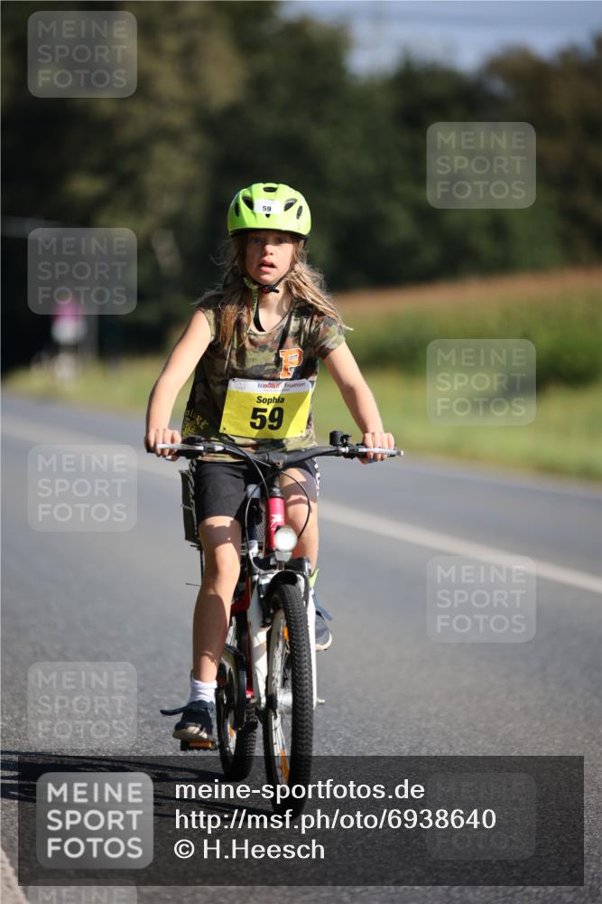 01.09.2024 - 17. Tribühne Triathlon H.Heesch http://msf.ph/oto/6938640 01.09.2024 10:05:28 Radfahren 59 meine-sportfotos.de