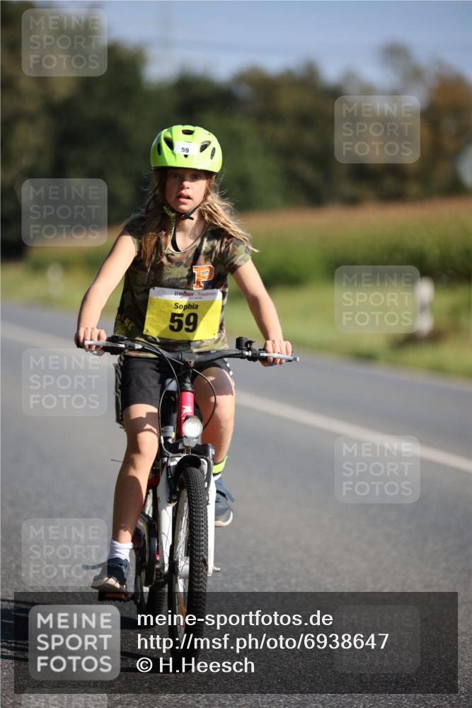 01.09.2024 - 17. Tribühne Triathlon H.Heesch http://msf.ph/oto/6938647 01.09.2024 10:05:28 Radfahren 59 meine-sportfotos.de