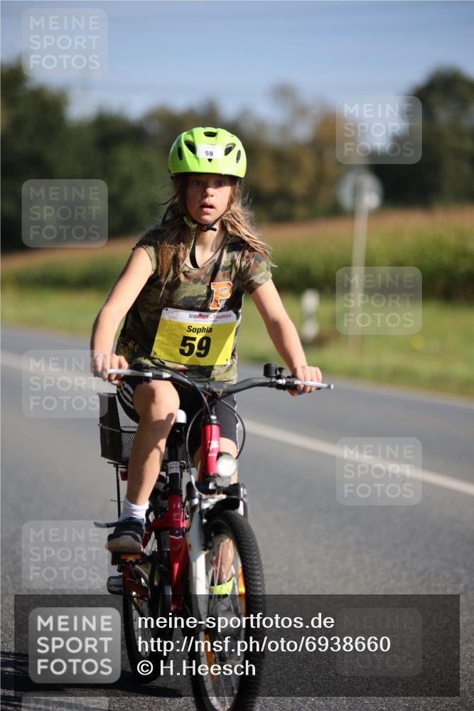 01.09.2024 - 17. Tribühne Triathlon H.Heesch http://msf.ph/oto/6938660 01.09.2024 10:05:29 Radfahren 59 meine-sportfotos.de