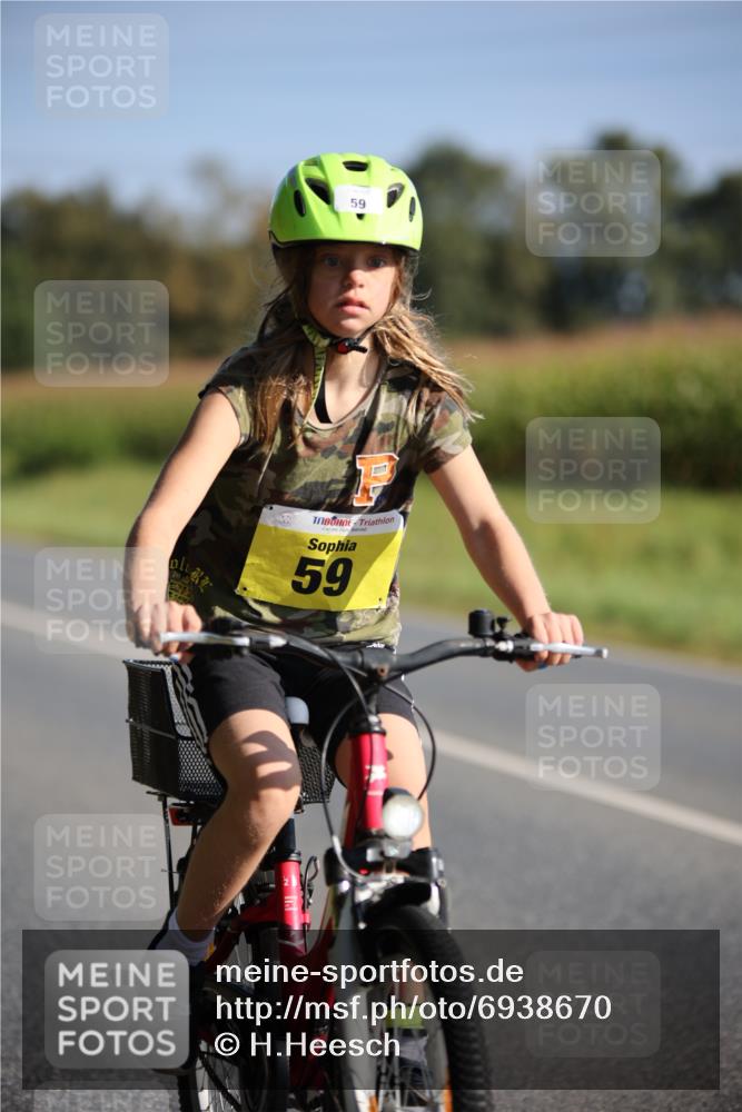 01.09.2024 - 17. Tribühne Triathlon H.Heesch http://msf.ph/oto/6938670 01.09.2024 10:05:29 Radfahren 59 meine-sportfotos.de