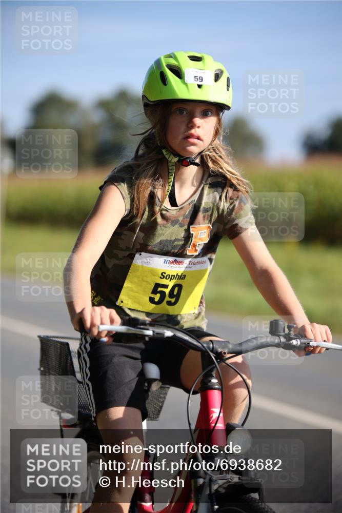 01.09.2024 - 17. Tribühne Triathlon H.Heesch http://msf.ph/oto/6938682 01.09.2024 10:05:30 Radfahren 59 meine-sportfotos.de