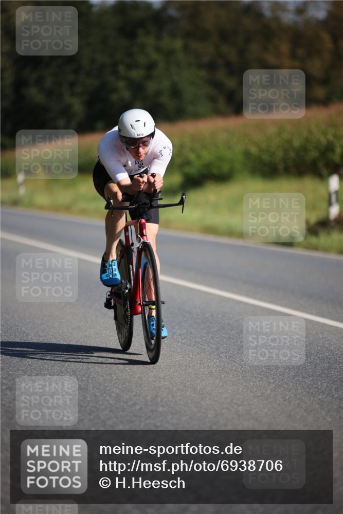 01.09.2024 - 17. Tribühne Triathlon H.Heesch http://msf.ph/oto/6938706 01.09.2024 10:23:54 Radfahren 1075 meine-sportfotos.de