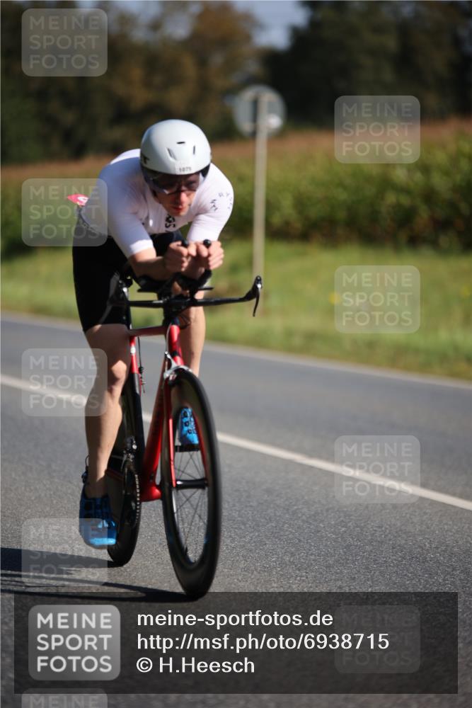 01.09.2024 - 17. Tribühne Triathlon H.Heesch http://msf.ph/oto/6938715 01.09.2024 10:23:54 Radfahren 1075 meine-sportfotos.de