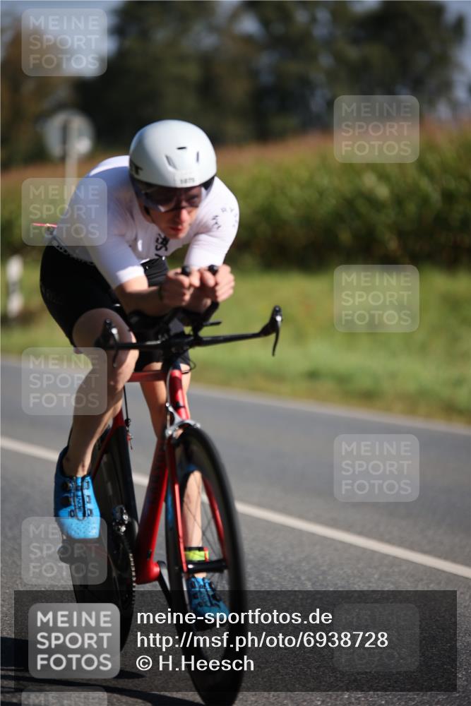 01.09.2024 - 17. Tribühne Triathlon H.Heesch http://msf.ph/oto/6938728 01.09.2024 10:23:54 Radfahren 1075 meine-sportfotos.de
