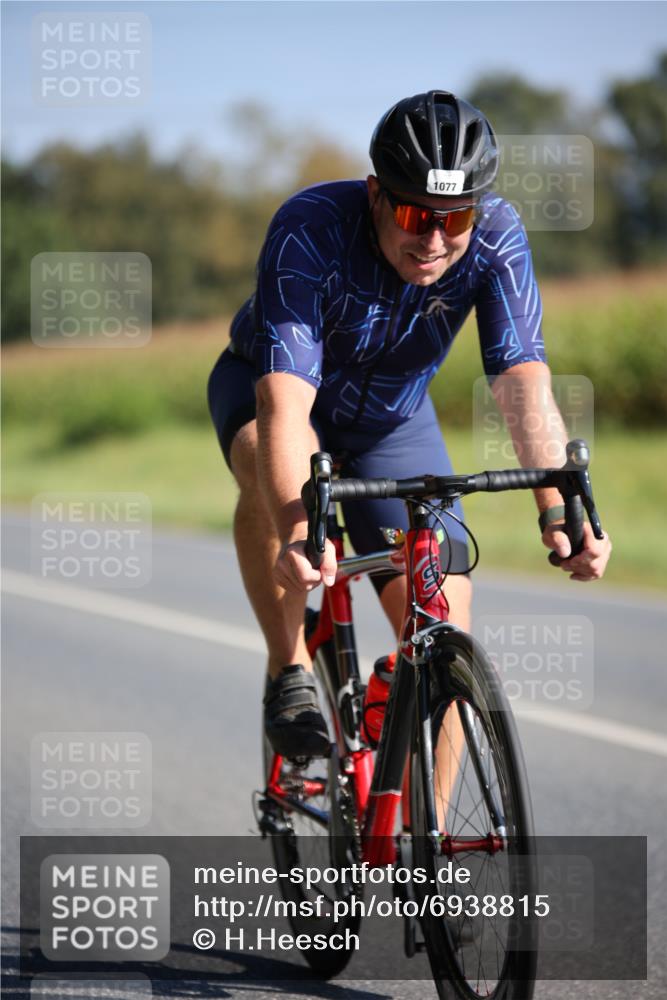 01.09.2024 - 17. Tribühne Triathlon H.Heesch http://msf.ph/oto/6938815 01.09.2024 10:26:05 Radfahren 1077 meine-sportfotos.de