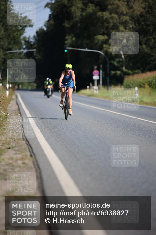 01.09.2024 - 17. Tribühne Triathlon H.Heesch http://msf.ph/oto/6938827 01.09.2024 10:26:42 Radfahren 146 meine-sportfotos.de