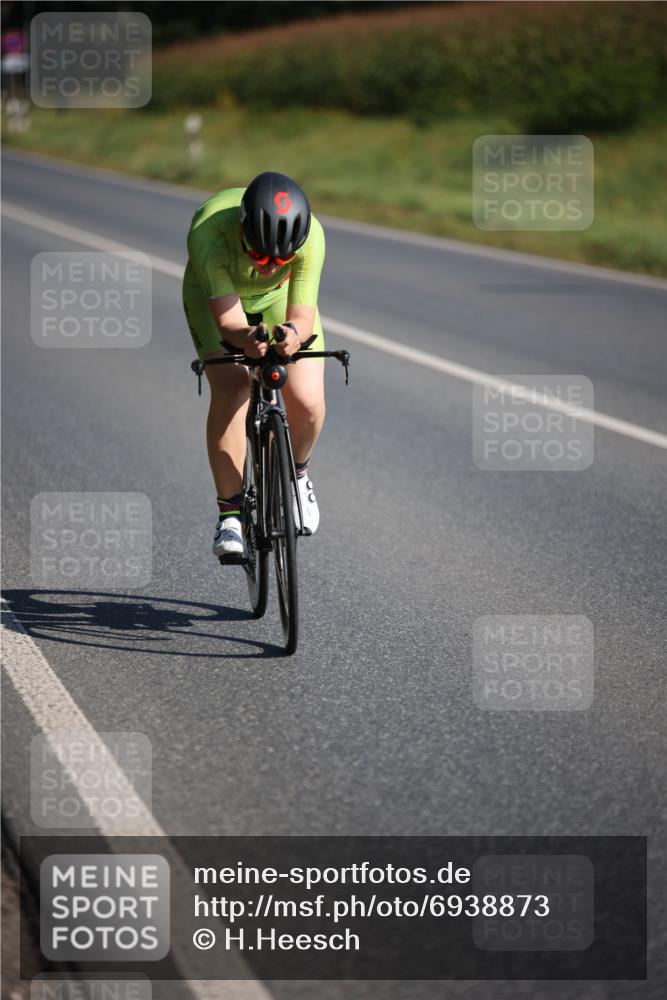 01.09.2024 - 17. Tribühne Triathlon H.Heesch http://msf.ph/oto/6938873 01.09.2024 10:27:28 Radfahren 1069 meine-sportfotos.de