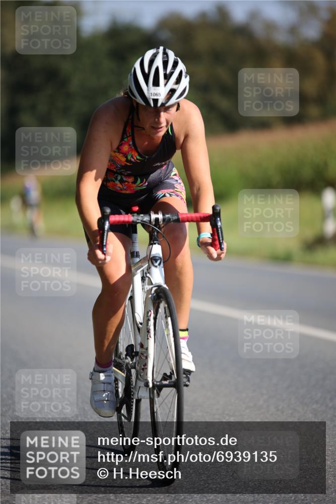 01.09.2024 - 17. Tribühne Triathlon H.Heesch http://msf.ph/oto/6939135 01.09.2024 10:28:55 Radfahren 285, 1065 meine-sportfotos.de