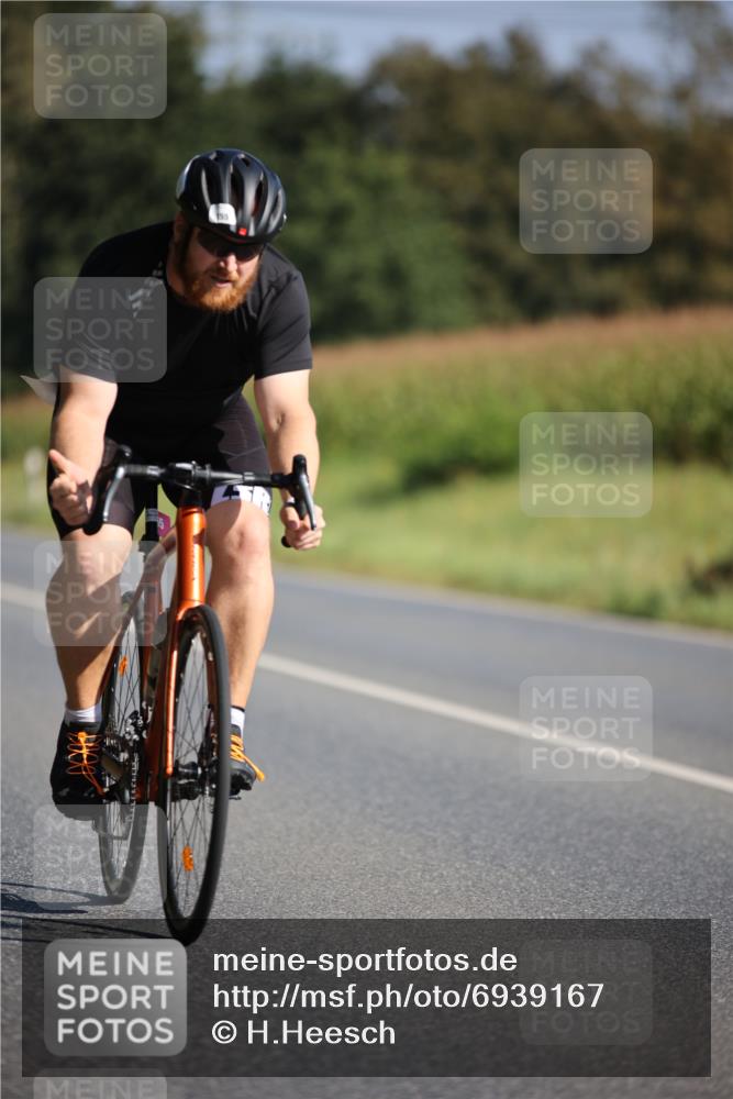 01.09.2024 - 17. Tribühne Triathlon H.Heesch http://msf.ph/oto/6939167 01.09.2024 10:29:33 Radfahren 155, 253, 264 meine-sportfotos.de