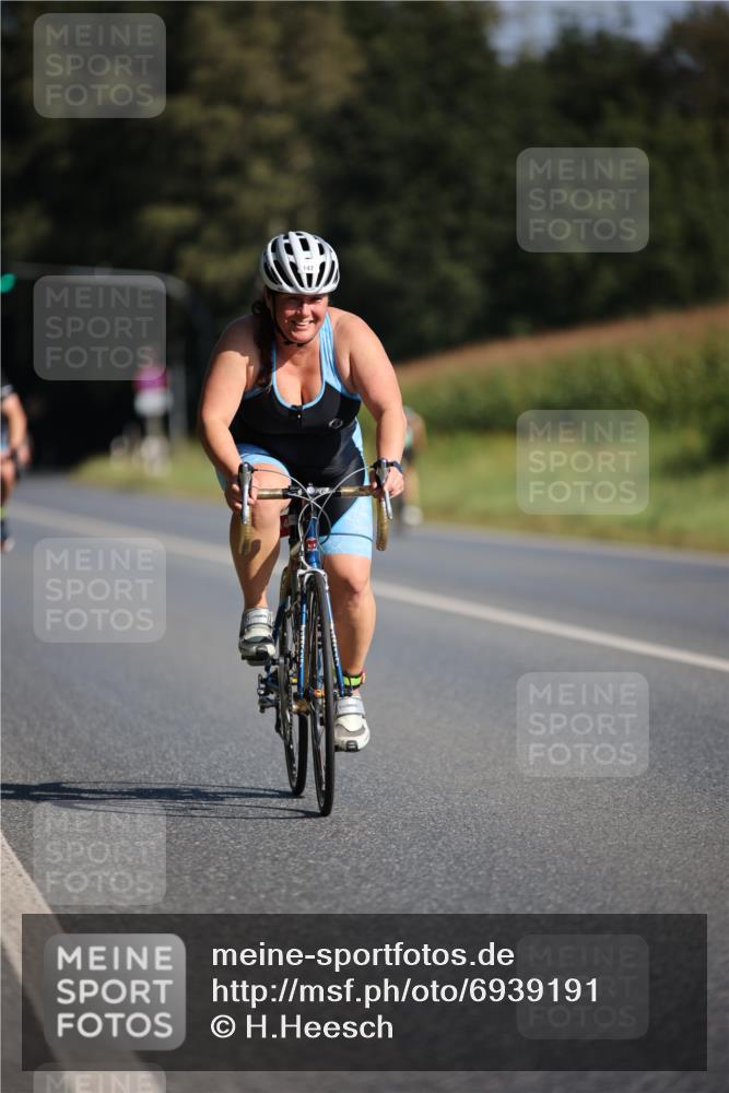 01.09.2024 - 17. Tribühne Triathlon H.Heesch http://msf.ph/oto/6939191 01.09.2024 10:29:55 Radfahren 147, 152, 181, 265, 277, 1070 meine-sportfotos.de
